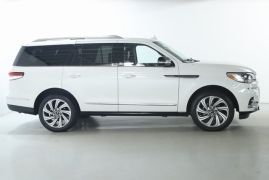Used 2023 Lincoln Navigator Reserve 4x4 at DriveNow Mayfield near Mayfield Heights, OH