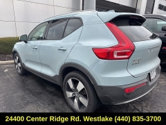 Used 2019  Volvo XC40 4d SUV AWD T5 Momentum at DriveNow Mayfield near Mayfield Heights&comma; OH