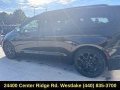 Used 2025  Chrysler Pacifica Limited FWD at DriveNow Mayfield near Mayfield Heights&comma; OH