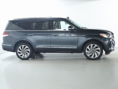 Used 2022  Lincoln Navigator Standard 4x4 at Drive Now Westlake near Westlake, OH