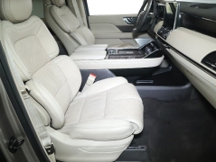 Used 2019  Lincoln Navigator 4d SUV 4WD Reserve at Drive Now Westlake near Westlake&comma; OH