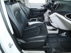 Used 2021 Chrysler Pacifica Touring L FWD at Drive Now Westlake near Westlake, OH