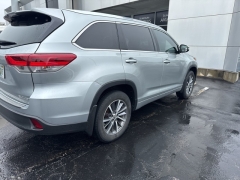 Used 2018 Toyota Highlander V6 AWD (Natl) at DriveNow Mayfield near Mayfield Heights, OH