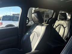 Used 2025  Chrysler Pacifica Limited FWD at DriveNow Mayfield near Mayfield Heights&comma; OH