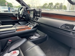 Used 2018 Lincoln Navigator L 4d SUV 4WD Reserve at Drive Now Westlake near Westlake, OH