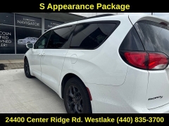 Used 2019  Chrysler Pacifica Limited FWD at DriveNow Mayfield near Mayfield Heights&comma; OH