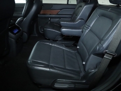 Used 2022  Lincoln Navigator Reserve 4x4 at Drive Now Westlake near Westlake&comma; OH