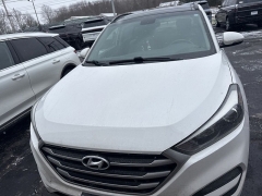 Used 2018  Hyundai Tucson Value AWD at Drive Now Westlake near Westlake&comma; OH
