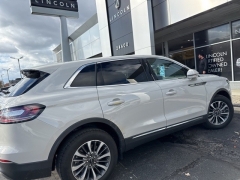 Used 2022  Lincoln Nautilus Reserve AWD at DriveNow Mayfield near Mayfield Heights, OH