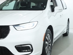 Used 2021 Chrysler Pacifica Touring L FWD at Drive Now Westlake near Westlake, OH
