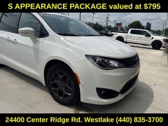 Used 2019  Chrysler Pacifica Limited FWD at DriveNow Mayfield near Mayfield Heights&comma; OH