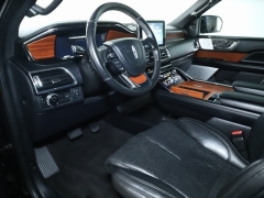 Used 2018 Lincoln Navigator 4d SUV 4WD Reserve at Drive Now Westlake near Westlake, OH