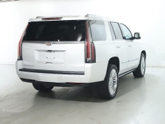 Used 2020  Cadillac Escalade 4d SUV 4WD Platinum at Drive Now Westlake near Westlake&comma; OH