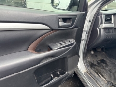 Used 2018 Toyota Highlander V6 AWD (Natl) at DriveNow Mayfield near Mayfield Heights, OH