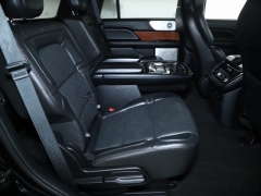Used 2018 Lincoln Navigator 4d SUV 4WD Reserve at Drive Now Westlake near Westlake, OH