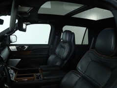 Used 2002  Lincoln NAVIGATOR  at DriveNow Mayfield near Mayfield Heights&comma; OH