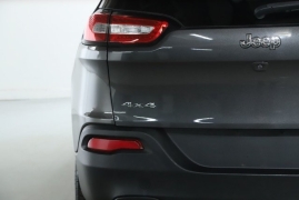 Used 2017 Jeep Cherokee 4d SUV 4WD Latitude I4 at DriveNow Mayfield near Mayfield Heights, OH