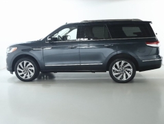 Used 2022  Lincoln Navigator Standard 4x4 at Drive Now Westlake near Westlake, OH