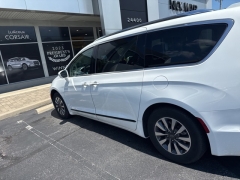 Used 2021 Chrysler Pacifica Touring L FWD at Drive Now Westlake near Westlake, OH