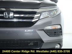 Used 2017  Honda Pilot 4d SUV AWD Elite at Drive Now Westlake near Westlake&comma; OH