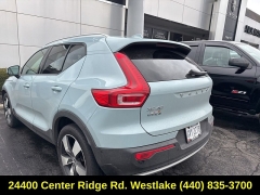 Used 2019  Volvo XC40 4d SUV AWD T5 Momentum at DriveNow Mayfield near Mayfield Heights&comma; OH