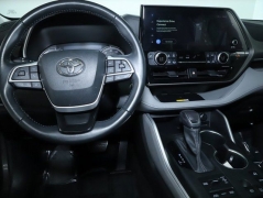 Used 2023  Toyota Highlander L AWD at Drive Now Westlake near Westlake, OH