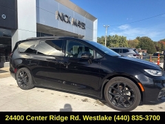 Used 2025  Chrysler Pacifica Limited FWD at DriveNow Mayfield near Mayfield Heights&comma; OH