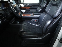 Used 2019  Lincoln Navigator 4d SUV 4WD Reserve at Drive Now Westlake near Westlake&comma; OH