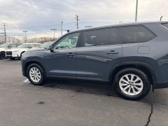 Used 2024  Toyota Grand Highlander XLE AWD at Drive Now Westlake near Westlake&comma; OH