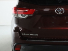 Used 2018 Toyota Highlander V6 AWD (Natl) at Drive Now Westlake near Westlake, OH