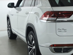 Used 2021  Volkswagen Atlas Cross Sport 3&period;6L V6 SEL R-Line 4MOTION at DriveNow Mayfield near Mayfield Heights&comma; OH
