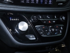 Used 2019  Chrysler Pacifica Limited FWD at DriveNow Mayfield near Mayfield Heights&comma; OH
