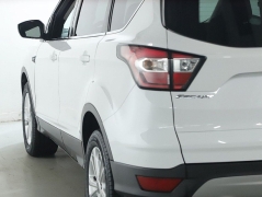 Used 2018  Ford Escape SE 4WD at Drive Now Westlake near Westlake&comma; OH