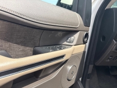 Used 2021  Ford Expedition Limited 4x4 at Drive Now Westlake near Westlake&comma; OH