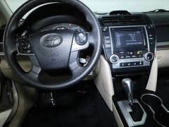 Used 2014  Toyota Camry 4dr Sdn I4 Auto LE &lpar;Natl&rpar; at DriveNow Mayfield near Mayfield Heights&comma; OH