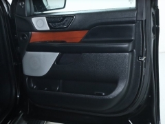 Used 2018 Lincoln Navigator 4d SUV 4WD Reserve at Drive Now Westlake near Westlake, OH