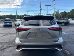 Used 2023 Toyota Highlander XSE FWD at Drive Now Westlake near Westlake, OH