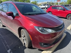 Used 2020 Chrysler Pacifica 4d Wagon Limited at DriveNow Mayfield near Mayfield Heights, OH