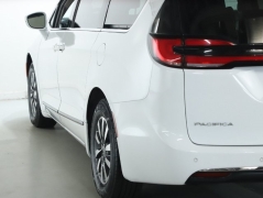 Used 2021 Chrysler Pacifica Touring L FWD at Drive Now Westlake near Westlake, OH