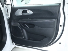 Used 2019  Chrysler Pacifica Limited FWD at DriveNow Mayfield near Mayfield Heights&comma; OH