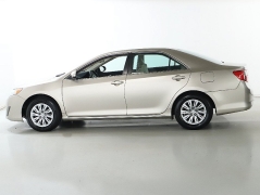 Used 2014  Toyota Camry 4dr Sdn I4 Auto LE &lpar;Natl&rpar; at DriveNow Mayfield near Mayfield Heights&comma; OH