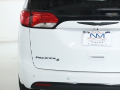 Used 2019  Chrysler Pacifica Limited FWD at DriveNow Mayfield near Mayfield Heights&comma; OH