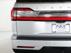 Used 2019  Lincoln Navigator 4d SUV 4WD Reserve at Drive Now Westlake near Westlake&comma; OH