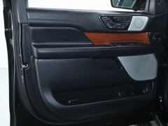 Used 2018 Lincoln Navigator 4d SUV 4WD Reserve at Drive Now Westlake near Westlake, OH
