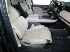Used 2022  Lincoln Navigator Standard 4x4 at Drive Now Westlake near Westlake, OH