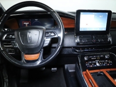 Used 2019  Lincoln Navigator 4d SUV 4WD Reserve at Drive Now Westlake near Westlake&comma; OH