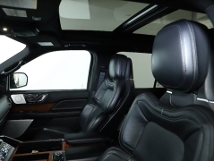Used 2019  Lincoln Navigator 4d SUV 4WD Reserve at Drive Now Westlake near Westlake&comma; OH