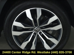 Used 2021  Volkswagen Atlas Cross Sport 3&period;6L V6 SEL R-Line 4MOTION at DriveNow Mayfield near Mayfield Heights&comma; OH