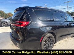 Used 2025  Chrysler Pacifica Limited FWD at DriveNow Mayfield near Mayfield Heights&comma; OH