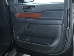 Used 2022  Lincoln Navigator Reserve 4x4 at Drive Now Westlake near Westlake&comma; OH